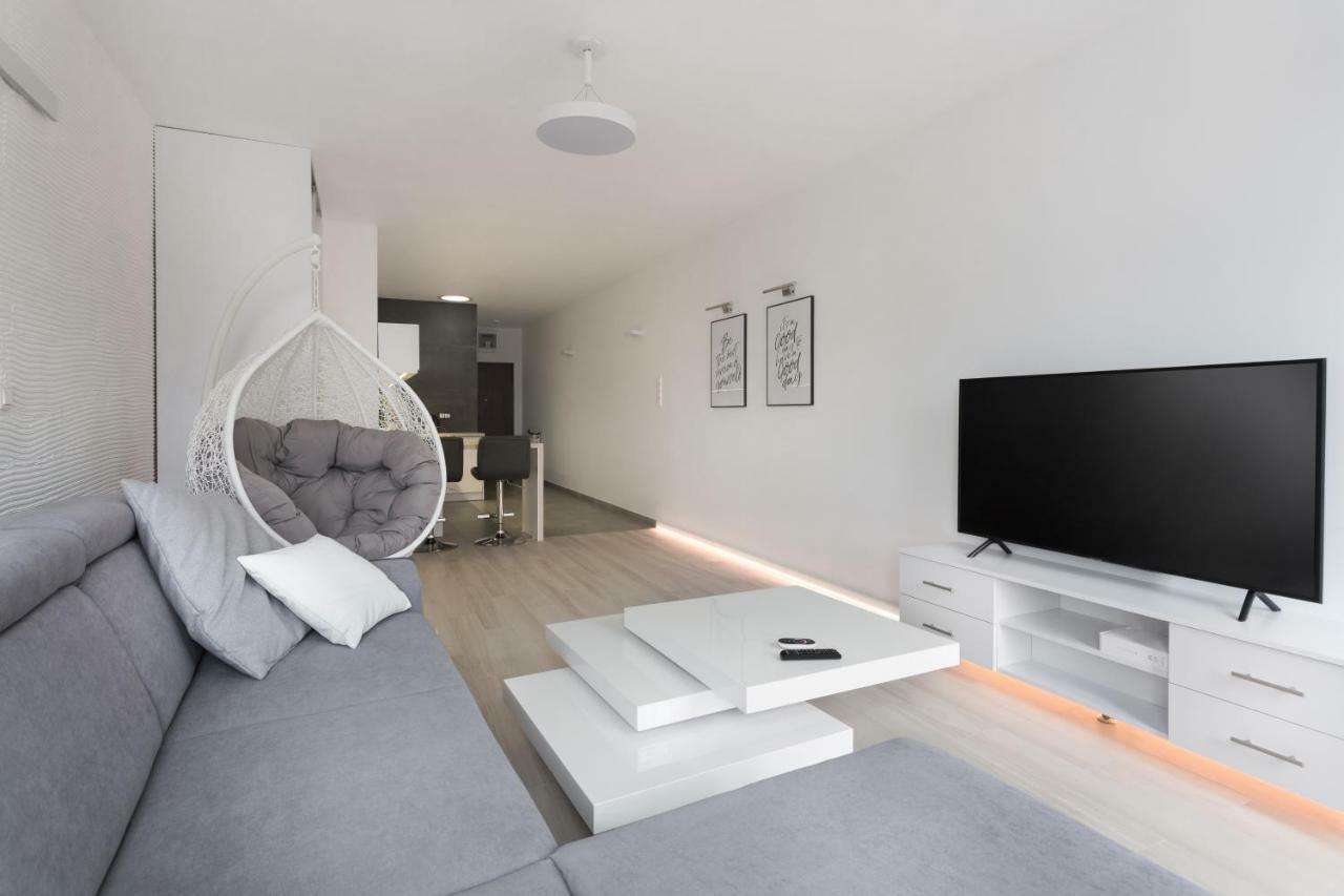Lajsnij Sobie Apartment ポズナン エクステリア 写真